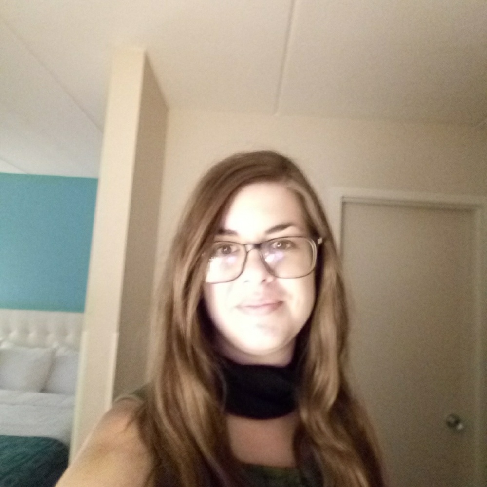Meet your Posher, Danielle